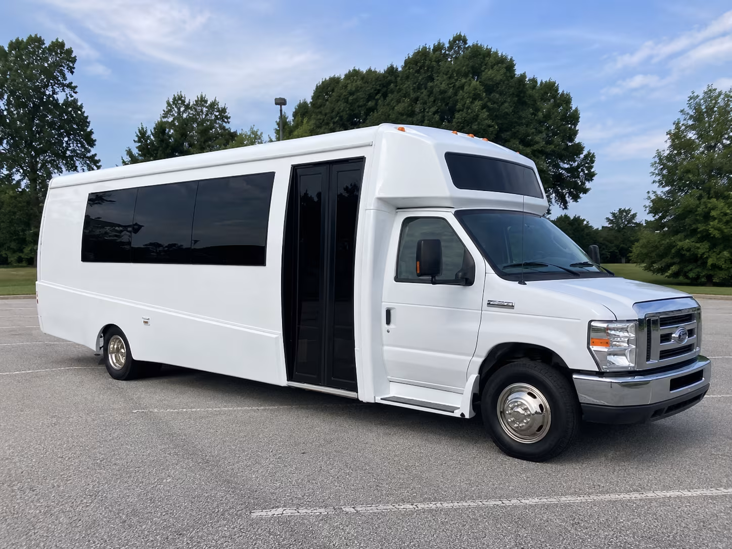 altamonte springs 18 passenger party bus