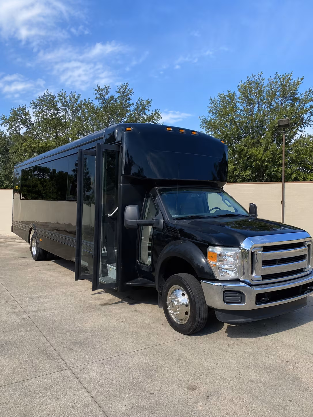 altamonte springs 20 passenger party bus