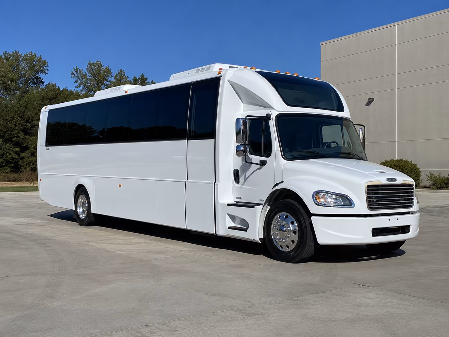 altamonte springs 28 passenger party bus
