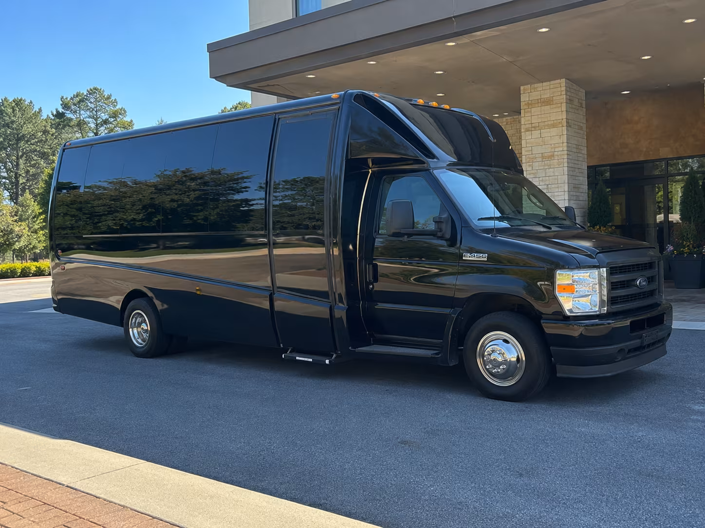 altamontespringscharterbuscompany com can connect you to corporate transportation for the lake mary and maitland center corridors