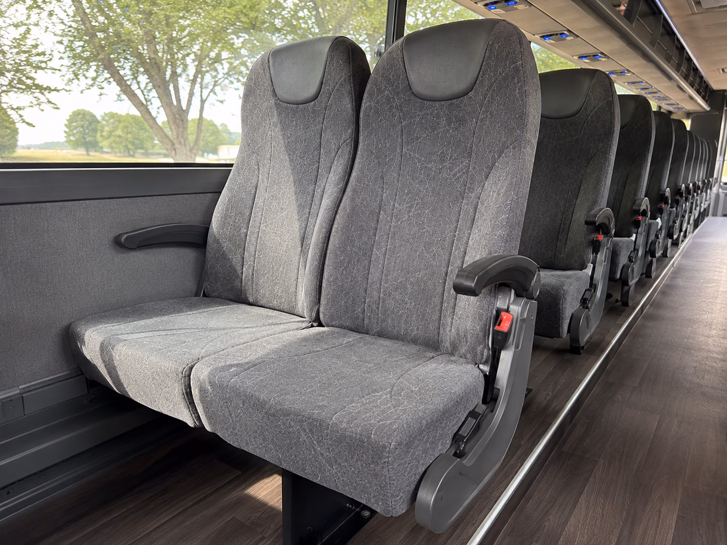 charter buses and minibuses ready for science and nature field trips near altamonte springs